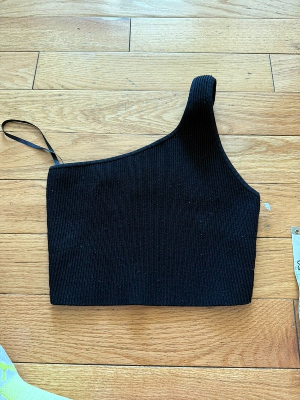 Babaton Ribbed One-Shoulder Crop Top - Black - Size Medium